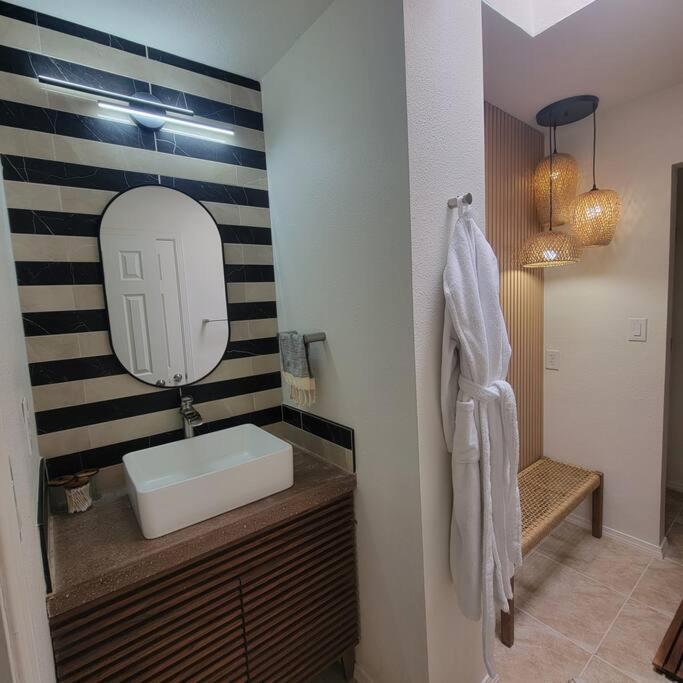 The Ritz Spa Sanctuary Hot Tub/Patio/Fam/Pet 拉斯克鲁塞斯 外观 照片